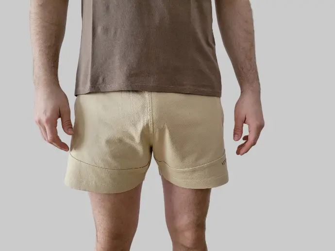 SHORTS MIT HALBEM OBERSCHENKEL SAND (S)